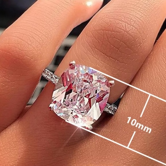 18K White Gold 8 Carat Solitaire Engagement Ring - Picture 3 of 7